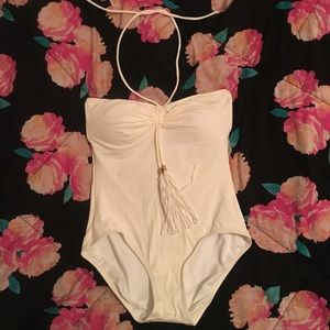Vince Camuto one piece swimsuit